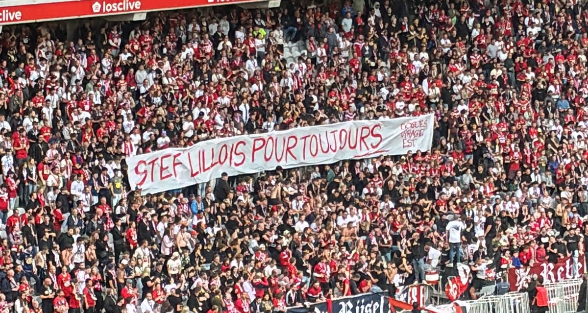 Stéphane Dumont touché par l'hommage des supporters lillois